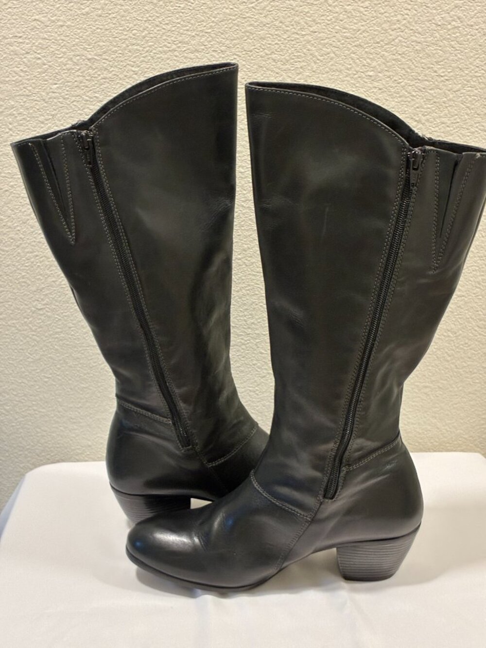 ERIC MICHAEL Black Leather Side Zip Knee High Boots Portugal Women 8.5/39 - Picture 4 of 14